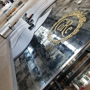 the munch factory logo