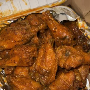 a tray of chicken wings