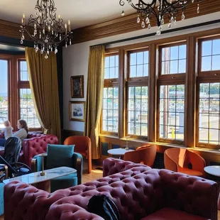 Lovely indoor seating (7/20/23)