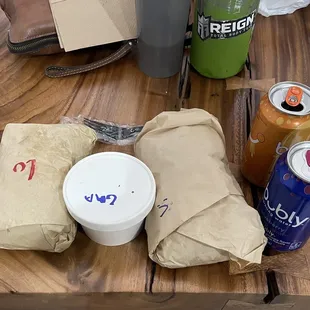 One hour wait for 1 cold sandwich (Vita), 1 hot sandwich (Lucky), 1 potato salad, and 2 drinks.
