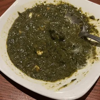 Lasooni Saag Paneer