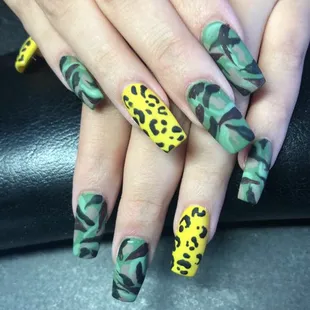 Camo nails