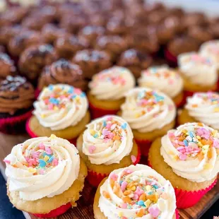 Easter cupcakes- vanilla on vanilla