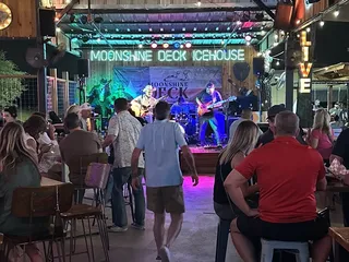 Moonshine Deck Icehouse