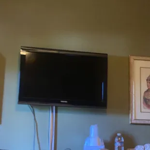 The &quot;large 42 TV&quot; I was promised. No Apple play as promised either