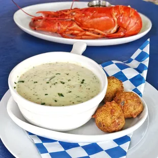 NEW ENGLAND CLAM CHOWDAH
Chef Mike&apos;s secret recipe, available by the Cup or Bowl! Add (3) of our famous Rhode Island Clam Cakes.