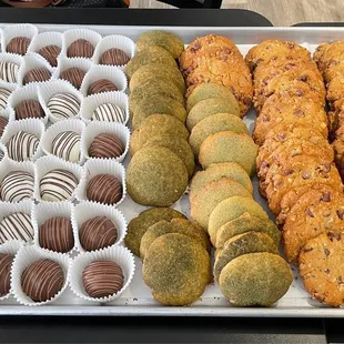 5 Dozen Cookies to-go