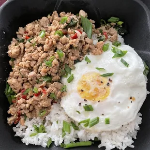 Pad Krapow (Spicy Basil Chicken)