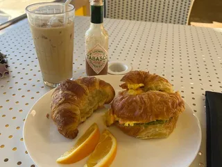 DeMi Café Café