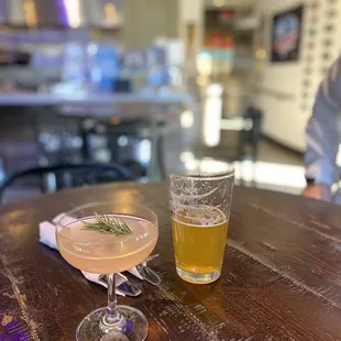 Grapefruit Gin Fizz and Maui Waui Beer