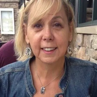 Debbi R.