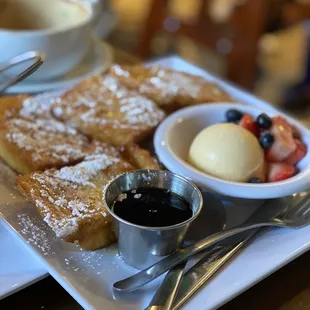 French Toast with fruit and gelato