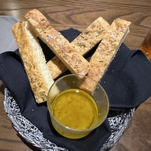 Focaccia appetizer. Heavy garlic olive oil.