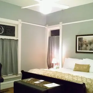 Room1: love the tranquil colors!