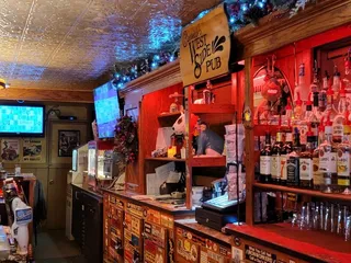 Carrie's West Side Pub