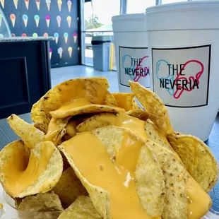 Aguas frescas y nachos!