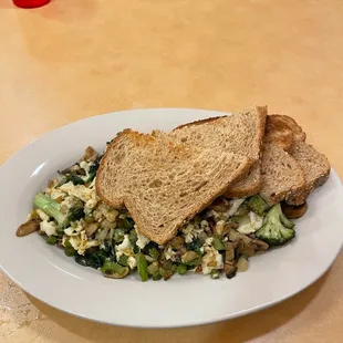 Egg white scrambler with wheat toast