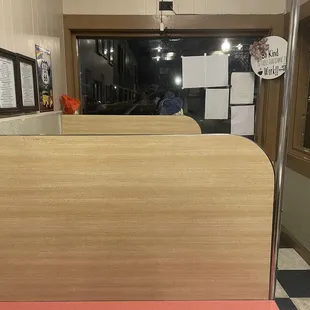 Stuck in the 1930s but has amazing taste, good service. I enjoy breakfast here.