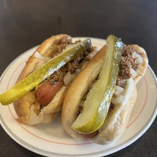 NYHD - Hotdog with chili, onions, pickle, mustard