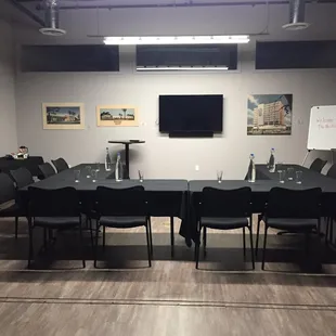 One of the many possible setups in the meeting rooms.