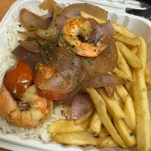 Lomo Saltado w. Shrimp