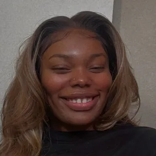 AleShae H.
