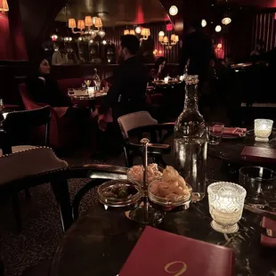 Table with complimentary snacks