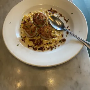 Scallops with creamed corn and bacon