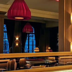 sushi and sashimi, interior