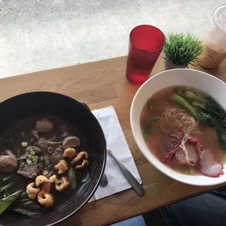 N1. Baa Mee Moo Dang