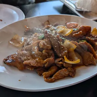 R9. Noodle Bar Spicy Pork