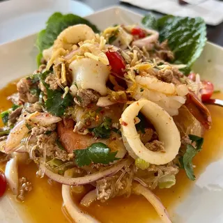 Y4. Yum Woon Sen