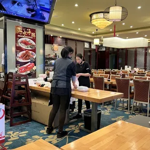 Worst customer service waitress. Careless if you are standing and waiting for service