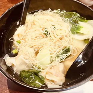 Hong Kong style wonton soup with noodles