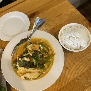 E3. Red Curry  with Rice