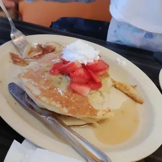 Strawberry Banana Buttermilk Pancakes