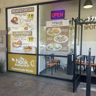 ramen and noodles, outside