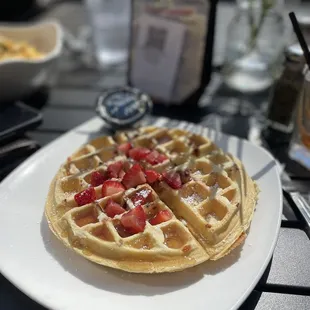 Nook&apos;s Bacon Waffle w/ strawberries