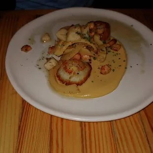 Scallops on butternut squash puree with roasted delicate squash &amp; pancetta.