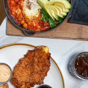 food, chicken wings and fried chicken