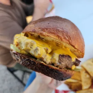 Boyfriends Cheeseburger