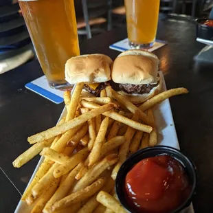 Sliders &amp; Fries for $8 (hh).