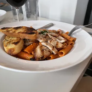 Rigatoni with chicken additional.