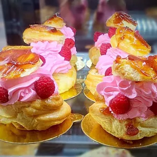 Choux pastry with caramel and raspberry cream