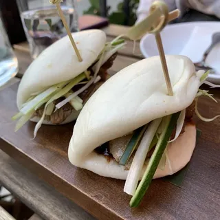 ROASTED DUCK BUNS