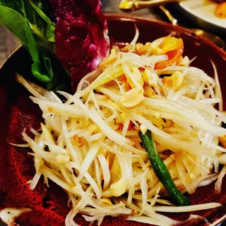 NORTHEAST GREEN PAPAYA SALAD