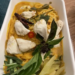 COLOSSAL CRAB CURRY NOODLE
