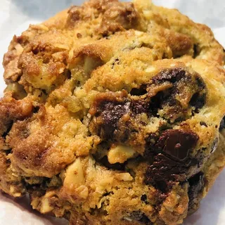 NEW YORK TROPICAL CHOCK-CHIP COOKIE