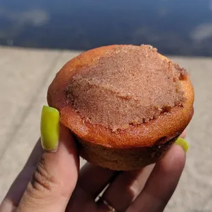 Donut-style muffin