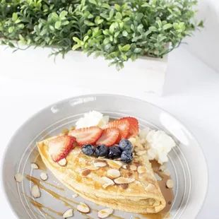 Protein crepe 28g protein, 10g carbs, 7g fat, 250 calories